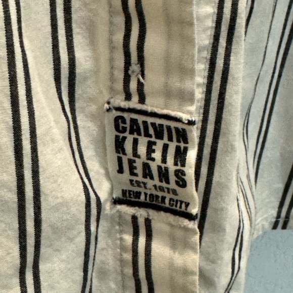 Calvin Klein Jeans Long Sleeve White/ Blue Stripe Button Down Shirt- size LT - Picture 7 of 7